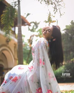 Ansha Mohan Instagram - നിറാമയം l🌸

.
Wearing @garggyboutique 
Makeover @nashash_makeover 
Photography @aswal_shaji 

.

#photo #photoshoot #photooftheday #instagood #instamood #instadaily #ootd #ootdshare #outfitoftheday #streetstyle #trend #photography #lookbook #goodhairday #photomood #shootmode #fashion #fashioninspo #style #styleinspo #girlpower #styleicon #fashionable #fashionnova #fashionblogger #styleblogger