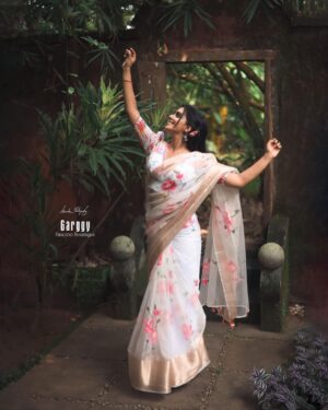 Ansha Mohan Instagram - നിറാമയം l🌸

.
Wearing @garggyboutique 
Makeover @nashash_makeover 
Photography @aswal_shaji 

.

#photo #photoshoot #photooftheday #instagood #instamood #instadaily #ootd #ootdshare #outfitoftheday #streetstyle #trend #photography #lookbook #goodhairday #photomood #shootmode #fashion #fashioninspo #style #styleinspo #girlpower #styleicon #fashionable #fashionnova #fashionblogger #styleblogger