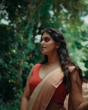 Ansha Mohan Instagram - ചന്ദ്രകല🌙

Photography @rd_stories93 
Saree @_redpalm 
Makeover @nashash_makeover 

.

#photo #photoshoot #photooftheday #instagood #instamood #instadaily #ootd #ootdshare #outfitoftheday #streetstyle #trend #photography #lookbook #goodhairday #photomood #shootmode #fashion #fashioninspo #style #styleinspo #girlpower #styleicon #fashionable #fashionnova #fashionblogger #styleblogger