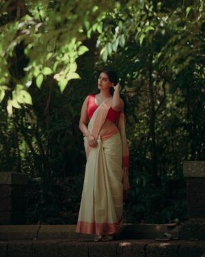 Ansha Mohan Instagram - ചന്ദ്രകല🌙

Photography @rd_stories93 
Saree @_redpalm 
Makeover @nashash_makeover 

.

#photo #photoshoot #photooftheday #instagood #instamood #instadaily #ootd #ootdshare #outfitoftheday #streetstyle #trend #photography #lookbook #goodhairday #photomood #shootmode #fashion #fashioninspo #style #styleinspo #girlpower #styleicon #fashionable #fashionnova #fashionblogger #styleblogger