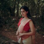 Ansha Mohan Instagram – ചന്ദ്രകല🌙

Photography @rd_stories93 
Saree @_redpalm 
Makeover @nashash_makeover 

.

#photo #photoshoot #photooftheday #instagood #instamood #instadaily #ootd #ootdshare #outfitoftheday #streetstyle #trend #photography #lookbook #goodhairday #photomood #shootmode #fashion #fashioninspo #style #styleinspo #girlpower #styleicon #fashionable #fashionnova #fashionblogger #styleblogger