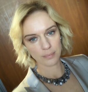 Antónia Lišková Instagram - Stasera 🤍
Su canale5 “IL PATRIARCA”
*Serena*

@fiction_mediaset 
@camfilmsrl 
@taoduefilm 
@mediasetinfinity 

#tv #series #fiction #family #serietv #noi #woman #power #lady