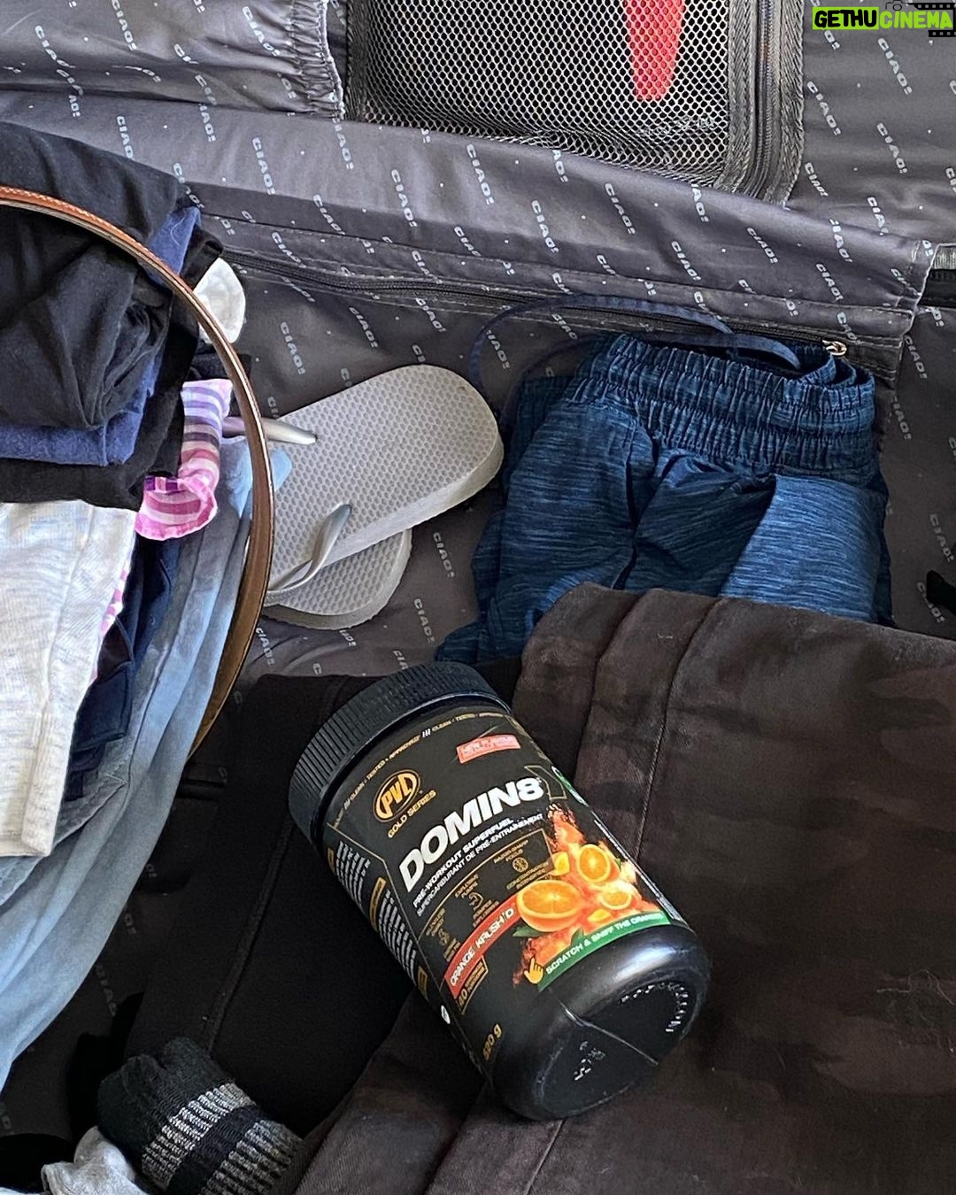Anthony Carelli Instagram - Yes I travel with it! @purevitalabs Headed to Venice Beach Gold’s Gym so got to have some oomph in my #training session. @ariannagrace_wwe is my training today so I’m very happy! Los Angeles, California