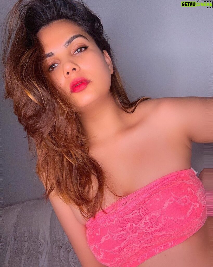 Anupama Agnihotri Instagram - Be so good they can’t ignore you #look #looks #sections #photo #photogram #photodump #fyp #teamlfg #pink #naturalhair #instadaily #anupmaagnihotri