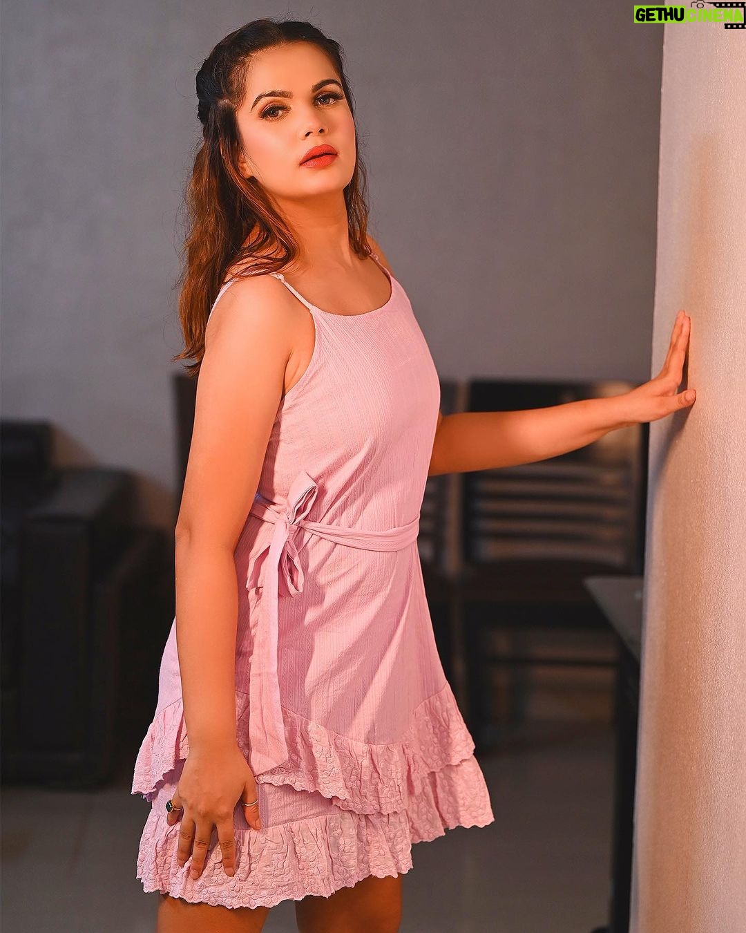 Anupama Agnihotri Instagram - Savage 📸 @fashion_btphotography Wearing @srstore09 Mua @sara_makemeup_academy #look #looks #post #picture #photoshoot #sections #teamlfg #beautyfashionmodel #instadaily #pink #vibe #outfit #anupmaagnihotri #casual Mumbai, Maharashtra