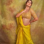 Anupama Agnihotri Instagram - 💫 @samirafashionofficial @labelheenabafna @shotbysaurabh @sara_makemeup_academy #look #looks #sections #teamlfg #look #looks #desigirl #desivibes #saree #indiangirls #
