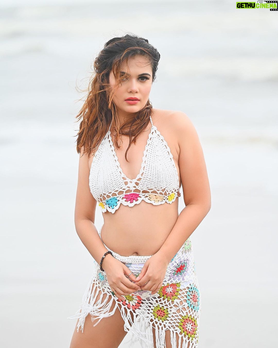 Anupama Agnihotri Instagram - I have resting beach face. @fashion_btphotography @srstore09 @sara_makemeup_academy #photo #photography #look #looks #sections #teamlfg #beach #face #resting #instadaily #anupmaagnihotri