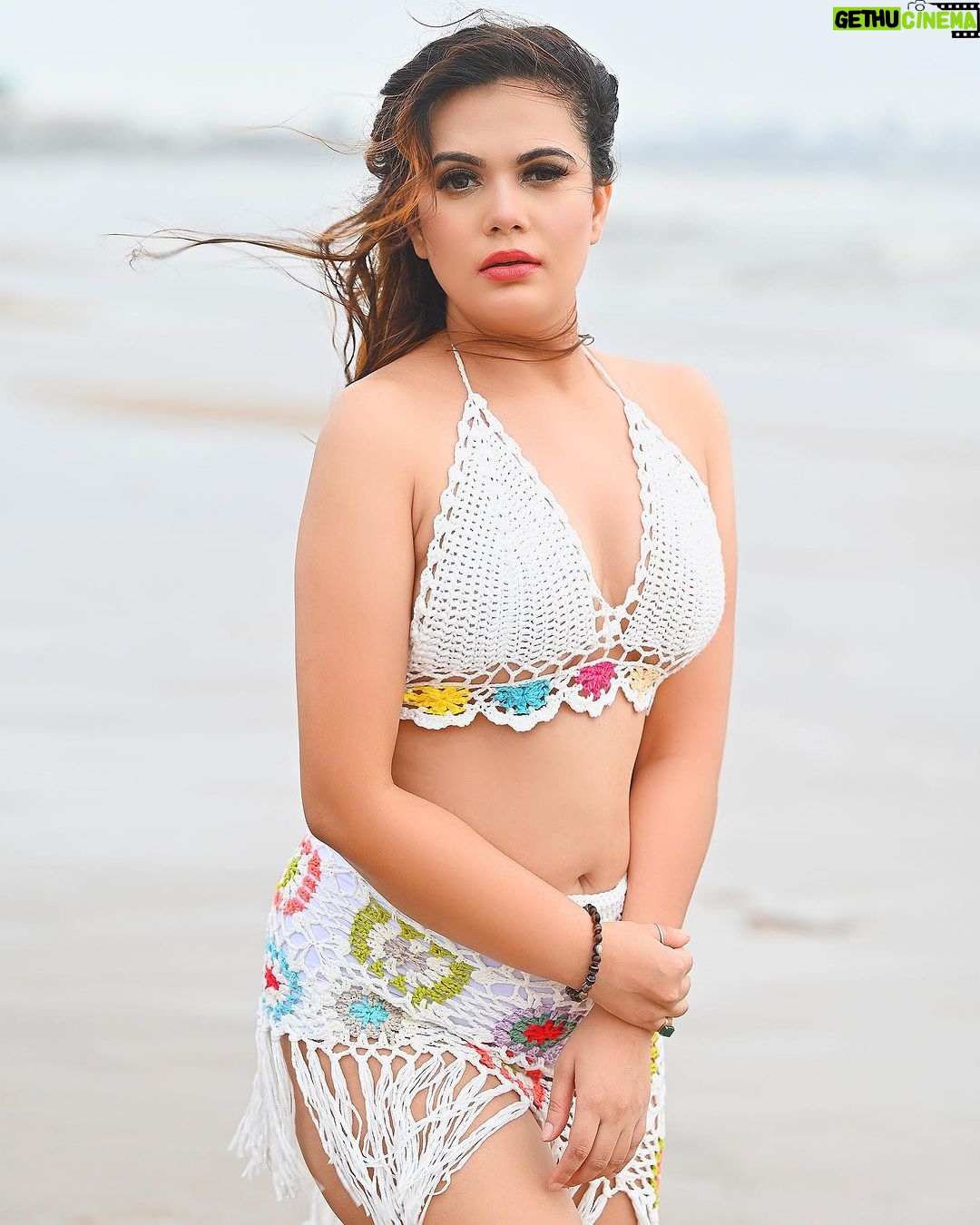 Anupama Agnihotri Instagram - I have resting beach face. @fashion_btphotography @srstore09 @sara_makemeup_academy #photo #photography #look #looks #sections #teamlfg #beach #face #resting #instadaily #anupmaagnihotri