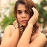 Anupama Agnihotri Instagram - 🌻 Photographer: @the_pixeleyes Stylist: @style_deintrepide Outfit: @laiba.couture Makeup: @kanak.hmua Location: @truetrammtrunk & @puneetgidwani #look #looks #sections #yallow #vibes #vibe #teamlfg #look #lookbok #instadaily #insta #anupmaagnihotri#instalike #