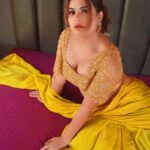 Anupama Agnihotri Instagram - 🌻 @samirafashionofficial @labelheenabafna @shotbysaurabh @sara_makemeup_academy #look #looks #sections #instapost #ınstagood #teamlfg #style #saree #lookbook #anupmaagnihotri