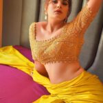 Anupama Agnihotri Instagram - 🌻 @samirafashionofficial @labelheenabafna @shotbysaurabh @sara_makemeup_academy #look #looks #sections #instapost #ınstagood #teamlfg #style #saree #lookbook #anupmaagnihotri
