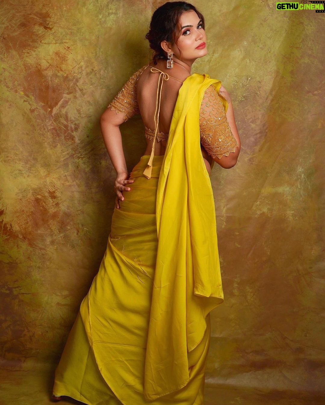 Anupama Agnihotri - 8.4K Likes - The joy of dressing is in wearing an saree
#look #looks #sections #saree #sareestyle #lookbook #ootd #potd #teamlfg #instagram #instadaily #anupmaagnihotri