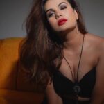 Anupama Agnihotri Instagram - 😍 @labelheenabafna @shotbysaurabh @sara_makemeup_academy #look #lookbook #looks #sections #style #fashionnova #teamlfg #instagram #instapost #anupmaagnihotri
