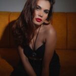 Anupama Agnihotri Instagram - 😍 @labelheenabafna @shotbysaurabh @sara_makemeup_academy #look #lookbook #looks #sections #style #fashionnova #teamlfg #instagram #instapost #anupmaagnihotri