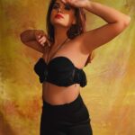 Anupama Agnihotri Instagram - I own too much black… said no one ever 👗 @labelheenabafna 📸 @shotbysaurabh 💄 @sara_makemeup_academy #look #looks #sections #lookbook #style #teamlfg #insta #ootd #instadaily #naturephotography #anupmaagnihotri