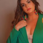 Anupama Agnihotri Instagram - Building a positive attitude begins with having confidence in yourself. #look #looks #sections #teamlfg #insta #instapost #instadaily #picture #photo #anupmaagnihotri