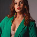Anupama Agnihotri Instagram - Building a positive attitude begins with having confidence in yourself. #look #looks #sections #teamlfg #insta #instapost #instadaily #picture #photo #anupmaagnihotri
