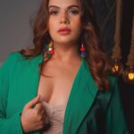 Anupama Agnihotri Instagram - Building a positive attitude begins with having confidence in yourself. #look #looks #sections #teamlfg #insta #instapost #instadaily #picture #photo #anupmaagnihotri