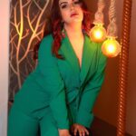 Anupama Agnihotri Instagram - Building a positive attitude begins with having confidence in yourself. #look #looks #sections #teamlfg #insta #instapost #instadaily #picture #photo #anupmaagnihotri