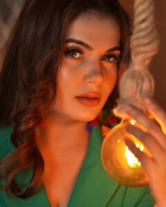 Anupama Agnihotri Instagram - ♻️ 👗 @samirafashionofficial 📸 @shotbysaurabh 💄 @sara_makemeup_academy #look #looks #sections #teamlfg #instapost #instadaily #photo #anupmaagnihotri❤️
