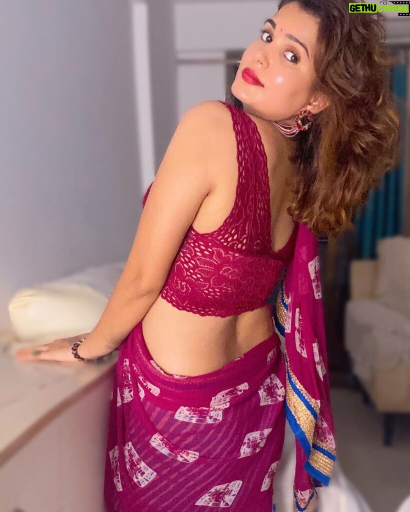 Anupama Agnihotri Instagram - Tradition wrapped in beauty, the saree way #traditional #wrapped #in #beauty #the #saree #way #look #looks #sections #xoxo #loveislove #fyp #photogram #teamlfg #instadaily #explore #anupmaagnihotri