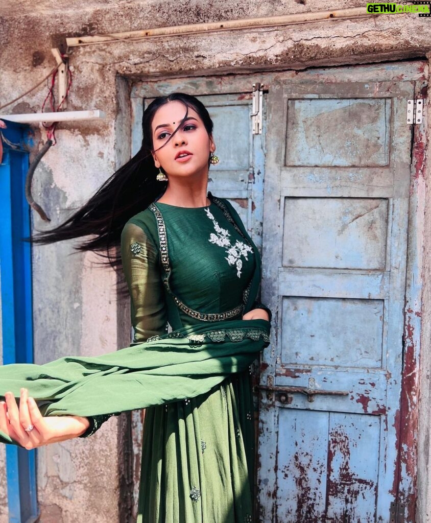 Anushka Merchande Instagram - Naina tere kajrare hai, Naino pe hum dil haare hai. #anushkamerchande #actress #chhavi #mainhoonaparajita #foryou #explore #instagood #bollywood