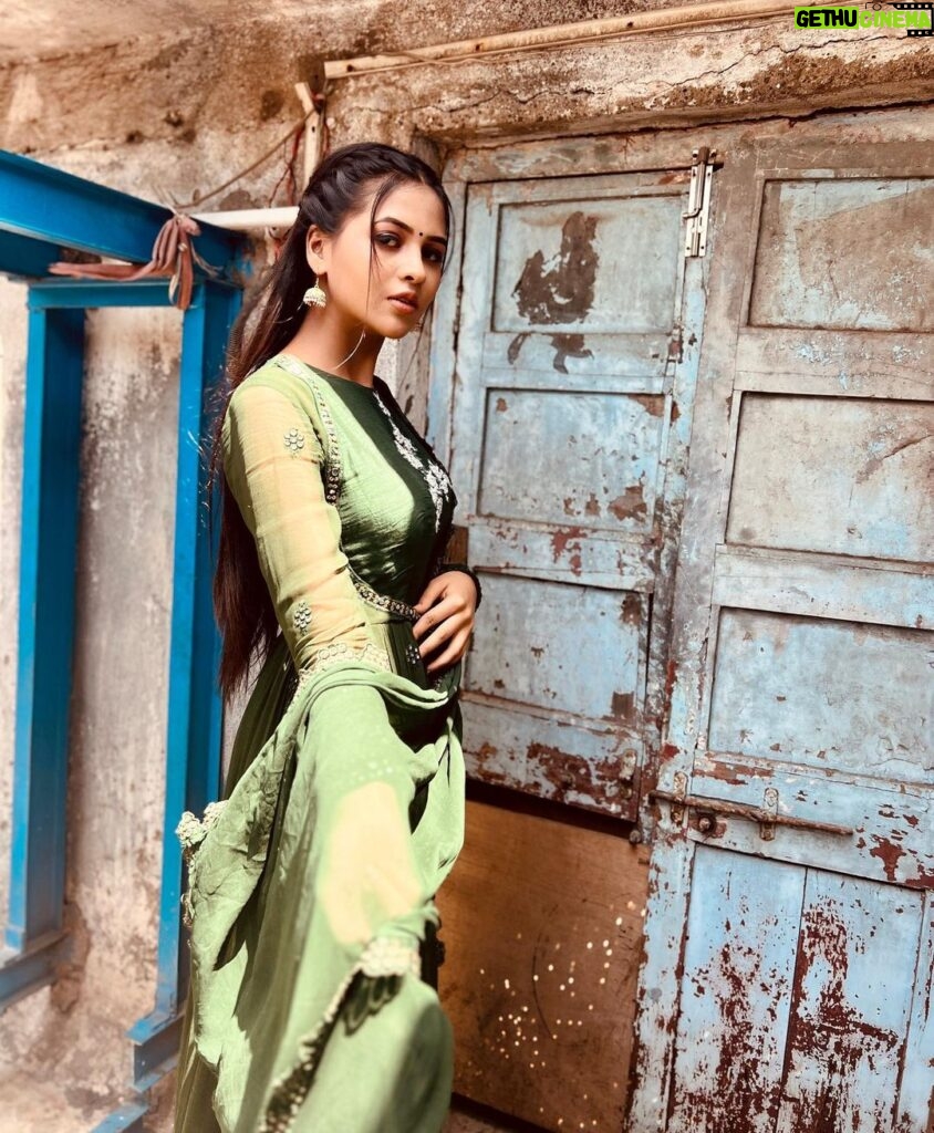 Anushka Merchande Instagram - Naina tere kajrare hai, Naino pe hum dil haare hai. #anushkamerchande #actress #chhavi #mainhoonaparajita #foryou #explore #instagood #bollywood