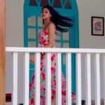 Anushka Merchande Instagram - Pretty place and a pretty song🎀💗 @the.venya @madstir_media Also I’m obsessed with this song..! @karanjohar @aliaabhatt @ranveersingh @dharmamovies #tumkyamile