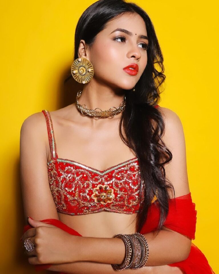 Anushka Merchande Instagram - Girl’s a 🚩🌹 #anushkamerchande #actress #foryou #bollywood #explore