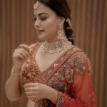 Anusree Instagram – Elegance of lehenga!!!❤️❤️

MaH @amal_ajithkumar 
Outfit @yesbharathweddingcollections Accessories @varuthri_findings 
Event partner @shibushiva 
Click @frame_catcher_weddings.in