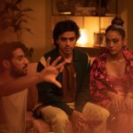 Anya Singh Instagram - A character that was far from me but a film that’s close to me. Grateful to have been a part of this journey! Lala would not have been possible without so many amazing people 💫 @arjunvarain.singh @ritesh_sid @faroutakhtar @zoieakhtar @reemakagti1 @angaddevsingh1 @kassimjagmagia @vishalrr @kartikshah14 @pravinkhairnar @sharicsequeira @tanaysatam @imanojchouhan @excelmovies @tigerbabyofficial @netflix_in @zeemusiccompany