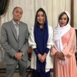 Arash Mir Ahmadi Instagram - کپشن و عکس از پیج «سحر رادفر» @sahhar_radfar عروس داماد عزیز تاابد خوشبخت باشید (#ایکتیوز) . . اولین روز از‌ اولین سال قرن و بدین شکل آغاز کردیم🎉 یقینا در پس این شادی و روز مبارک سالی سرشار ار عشق و مهر در انتظارمان است. 👩‍❤️‍👨👫 پ:ن. شما دو گل نوشکفته روزنه ی امیدی هستید برای تمام بیماران #پوستی 🎉 چرا که عزیزان مبتلابه ایکتیوز هم میتوانند با یکدیگر ازدواج کنند👫❤️ پ:ن۲ البته مقوله ی ‌ازدواج و جریانات ژنتیکی ش خیلی مفصل که حتما راجع بهش توضیح خواهم داد🎉 . ___⛔در خواست این زوج عزیز: «عزیزان لطفا این عکس را به هیچ عنوان منتشر نکنید» ⛔___ #ژنتیک #بیماری_پوستی #فروردین #سحررادفر #ازدواج #عروسی #سال۱۴۰۰ #نوروز۱۴۰۰ #نوروزمبارک #علیانصاریان #ایکتیوز_واگیر_ندارد #عروس_چقدر_قشنگه_ایشالا_مبارکش_باد #حال_خوب@lidaalishahh
