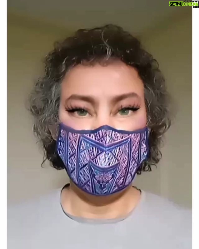 Arash Mir Ahmadi Instagram - قبل از انتخابات و بعد از انتخابات🤣 . مواظب باش عاشق نشی!! 🙃 Tehran, Iran