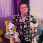 Arash Mir Ahmadi Instagram - امان از دست قلیون که کرده ما رو حیرون یه عالم چوب زغال شد که جنگل شد بیابون (.. شعر از همین آقایونه قلیونی کنارم) 😉