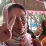 Arash Mir Ahmadi Instagram - در خلاصه سریال قصه هزار افسون آمده :هر وقت سه تا بچه همزمان یه آرزوی مشترک می کنن ، اون آرزو حتما برآورده میشه قصه هزار افسون به قلم محبوبه عرب قنبری و به کارگردانی سعید عباسی برای پخش در نمایش خانگی تولید می شود. مهدی مولوی و بیژن میرباقری مشترکا تهیه کنندگی این سریال ۱۳ قسمتی رو به عهده دارند. مشاور این پروژه آقای مهدی فرجی می باشد. دیگر عوامل ای اصلی ای پروژه عبارتند از : مدیر فیلمبرداری : افشین گودرزی تدوین : سیامک مهماندوست جلوه های ویژه بصری: محمدرضا نجفی امامی موسیقی: امیر توسلی طراح گریم : شهرام خلج صدابردار: کامران کیان ارثی طراح صحنه: سعید قلی زاده طراح لباس:ژاله زکی زاده دستیار اول کارگردان: حمید قاسمی برنامه ریز :آرش مشورت منشی صحنه:ساشار بابایی عكس و فيلم پشت صحنه : پیمان داداش زاده - مهسا داداش زاده مدیر تولید : سعید حاجی زاده مدیر تدارکات: مهدی سهرابی بازیگران این سریال عبارتند از : پژمان بازغی بهنوش بختیاری شبنم قلی خانی سیاوش مفیدی نگار عابدی سوسن پرور فخرالدین صدیق شریف وحید شیخ زاده آرش نوذری آرش میراحمدی میثم رستگاری شهرام عبدلی مختار سائقی ساناز سماواتی مهران رجبی خشايار راد شهین تسلیمی ونوس کانلی ساشار بابایی افشین سنگ چاپ محمد رضا حیاتی اتابک نادری آتش تقی پور مینا نوروزی مانی رحمانی علی مسلمی حسام خلیل نژاد ایمان اسدی جواد زیتونی و بازیگران کودک مهبد بیور امیرعلی غفاری محمدحسين دمنه محنا پیراسته آیدا مولوی آترین عباسی آلین عباسی @ghesehezarafsoon @pejmanbazeghi.official @shabnamgholikhani @behnoosh_bakhtiari @negarabedi80 @banoy.sharghii @banoysharghimodel @vahidsheykhzadeh_media @sosanparvarofficial @arash_nozari @arashmirahmadi @meysam_rastegari @siyavash_mofidi @atabaknaderi49 @alimoslemi_official @manirahmani.official @afshinsangchapofficial @mehdi.jfy.1364 @mohannapirasteh.official @khashayarrad30 @shahintaslimi @mehranrajabi.official @hesamkhalilnezhadi @afshin1361 @hamidghasemi7 @amir__amouri @sozanji3d @shahramabdoli.official @mokhtar_saeghi @shahramkhalajofficial @mahbodbivar.official @saeidsahneh @bahar_nouhian @kiumars_kiabi @nafasoniaz @amiralighh @mohammadhosein1128 @emami_cg @siamakmehmandoust @jale_zakizadeh @73amrahimi @_amirshahed #بازیگر #پژمان_بازغی #شبنم_قلی_خانی #بهنوش_بختیاری #نگارعابدی#سیاوش_مفیدی #آرش_میراحمدی #آرش_نوذری #وحید_شیخ_زاده #خشایارراد #میثم_رستگاری #مانی_رحمانی #علی_مسلمی Tehran, Iran