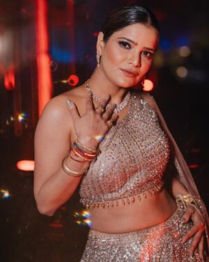 Archana Gautam Instagram - Indian look 😍😍😍 
Styling by - @nehaadhvikmahajan 
Outfit- @neerusindia 
Jewellery by - @kanakratna_wholesalejewellery 
Makeup & Hair - @sunnyroyy_official 
Event - wedding event in Chhattisgarh #archanagautam