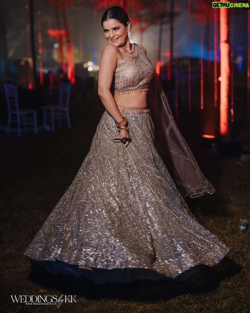 Archana Gautam Instagram - Indian look 😍😍😍 Styling by - @nehaadhvikmahajan Outfit- @neerusindia Jewellery by - @kanakratna_wholesalejewellery Makeup & Hair - @sunnyroyy_official Event - wedding event in Chhattisgarh #archanagautam Mumbai, Maharashtra