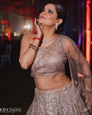 Archana Gautam Instagram - Indian look 😍😍😍 
Styling by - @nehaadhvikmahajan 
Outfit- @neerusindia 
Jewellery by - @kanakratna_wholesalejewellery 
Makeup & Hair - @sunnyroyy_official 
Event - wedding event in Chhattisgarh #archanagautam