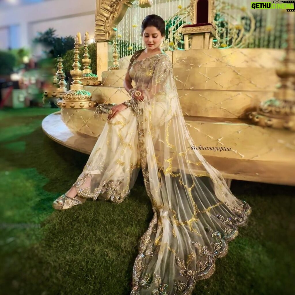Archana Gupta Instagram - My favourite is 5th one, yours ? . . . . . #photos #weddingoutfit #indianweddings #sareelove #sari #sareeaddict #jewellery #indianfashion #goldensaree #archannaguptaa #slayqueen #traditional #stylish #trending