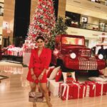 Archana Gupta Instagram – Merry Christmas with Lot of Love ❤️ 
.
.
.
.
.
.
.
.
.
#merrychristmas #xmas #christmastree #christmastime #reddress #diva #fashionstyle #archana #love #beauty #mystyle #partytime #potd #goodvibes #byebye2023 Taj Lands End, Mumbai