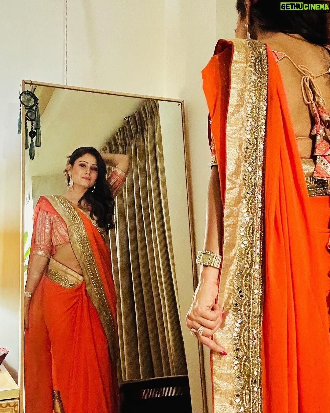 Archana Gupta Instagram - Saree vibes forever 🧡 . . . . . . . . #sareelove #sareeaddict #sareefashion #sareeblouse #designersarees #archana #archannaguptaa #ootdfashion #mystyle #sari #indianfashion #trendsetter #trendingnow #love #foryou #photoshoot #creator #instadaily #instafashion Mumbai, Maharashtra