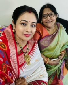 Archita Sahu Instagram - ଶାଶୁ ବୋହୁ ଙ୍କ ତରଫ ରୁ ଆପଣଙ୍କୁ ମାଣ ବସା ଗୁରୁବାର ର ଅନେକ ଅଭିନନ୍ଦନ 🙏🙏🙏 #maalaxmi #gurubar