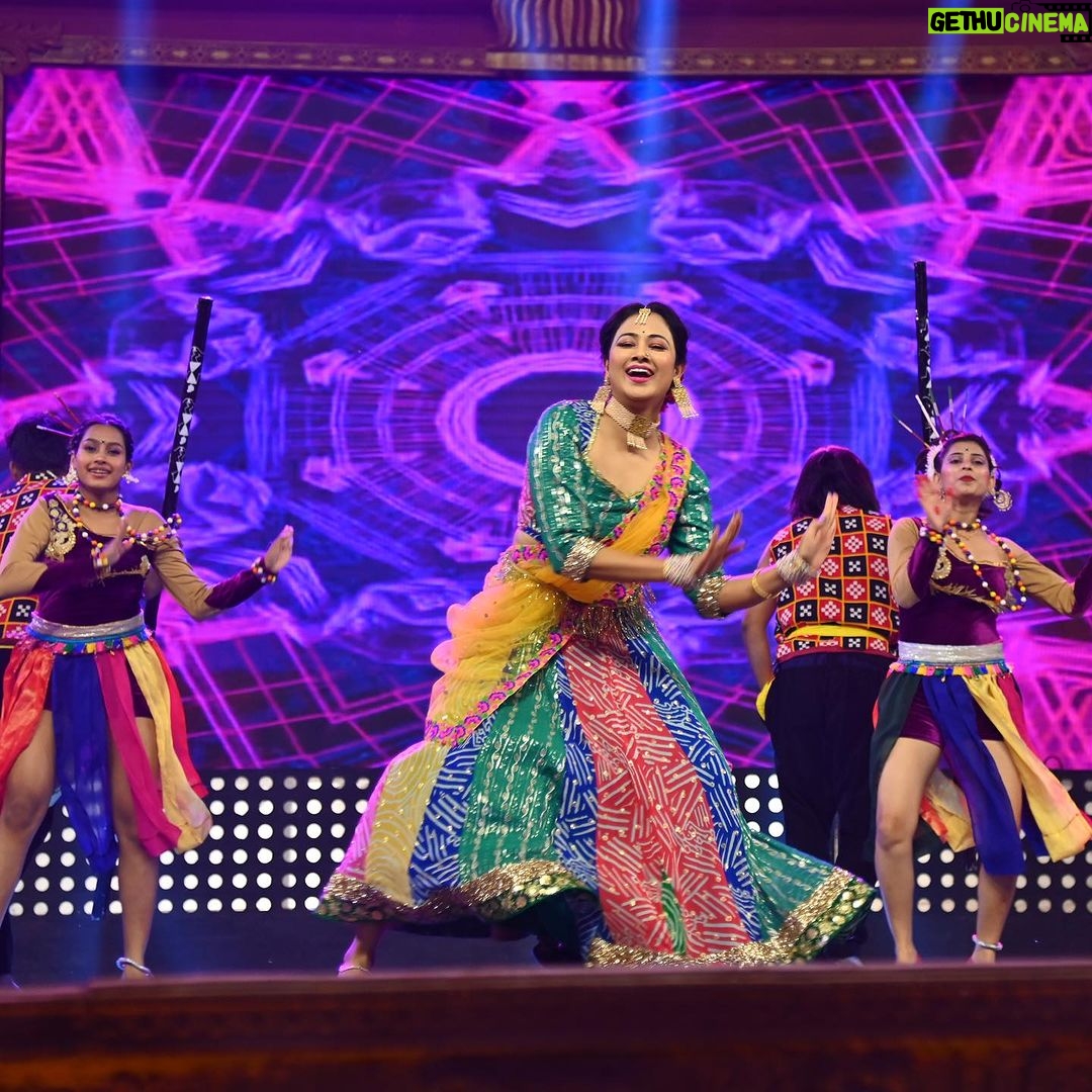 Archita Sahu Instagram - So blessed to give Naman to our real heroes ‘ Our Police ‘ through my energetic 90 ‘s performance !! Special thanks to @smileplease_org , #popa and #whitecanvas for organising it in a Grand way !!!