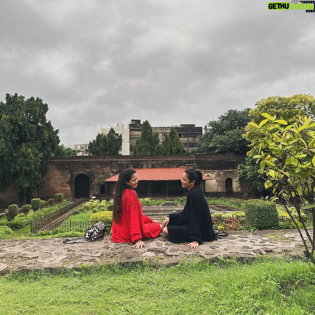 Archita Sahu Instagram - Good company in a journey makes the way seem shorter !! And I have the best company I could ever ask for ❤️ @arpitasahu6 #travelpartner #journey #travelphotography #traveller #journey #adventures #sisters #sistersovermisters #sisterhood #sisterlove