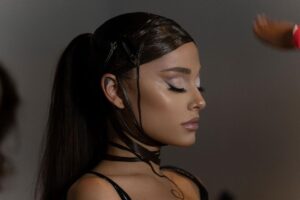 Ariana Grande Instagram - some chapter 1 things @r.e.m.beauty 🌬