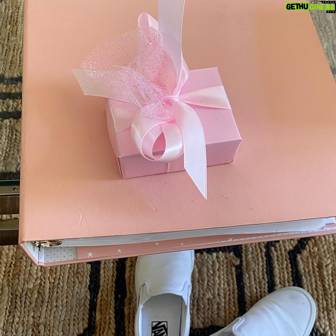 Ariana Grande Instagram - i love you i love you