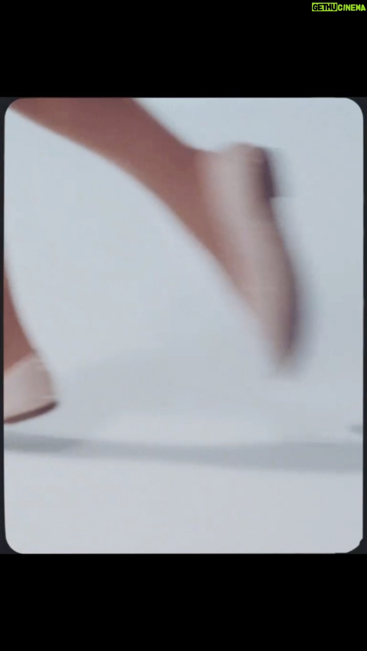 Ariana Grande Instagram - introducing our first ever fragrance duo: Mod Vanilla and Mod Blush 🤍🍨🤎♡ available online at Ulta.com on Dec 1