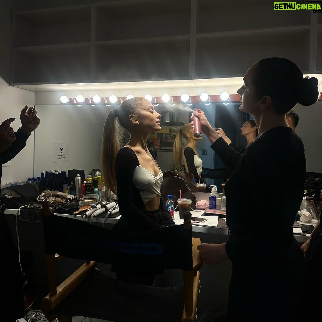 Ariana Grande Instagram - 𖦹 ☼ ⋆。˚⋆🫧ฺ ♾️ ☼