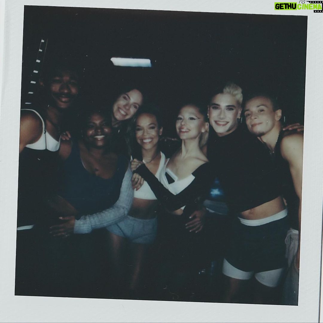 Ariana Grande Instagram - 𖦹 ☼ ⋆。˚⋆ฺ ♡