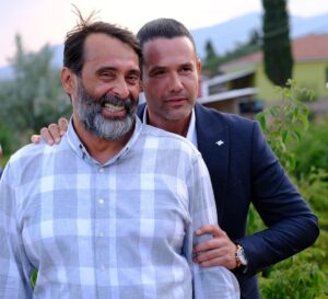 Arif Pişkin Instagram - Bir takım işler.

Poz veremedim ona gülüyor olabilirim :)